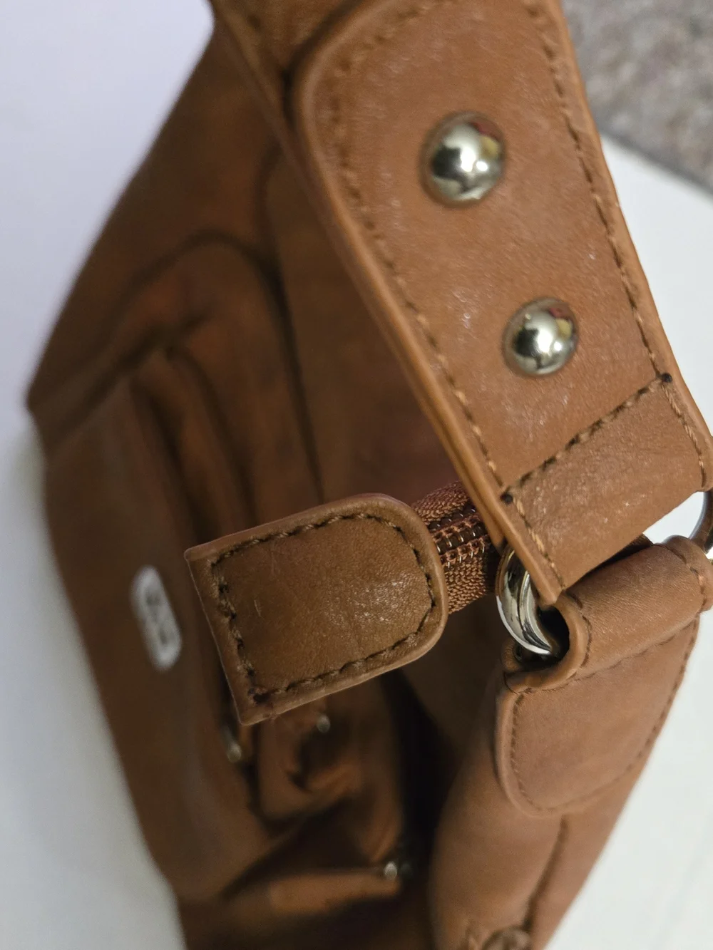 MultiSac Brown Hobo Shoulder Bag Zip Closure Multi-Pocket Non-Adjustable Strap